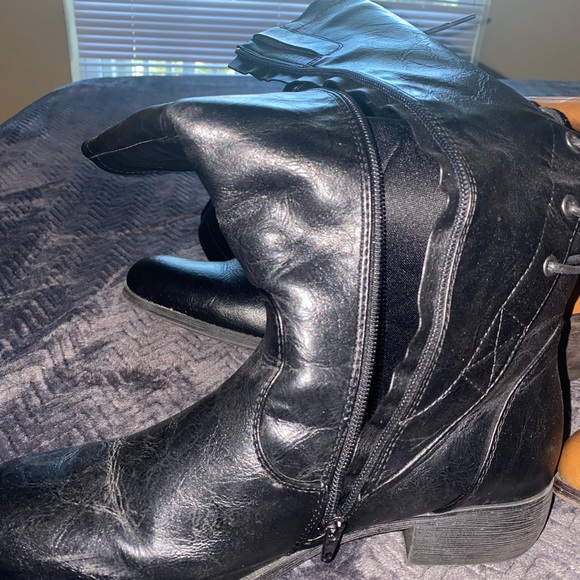 KNEE HIGH BOOTS BOTH PAIRS COME TOGETHER!!  👢 - Picture 6 of 6